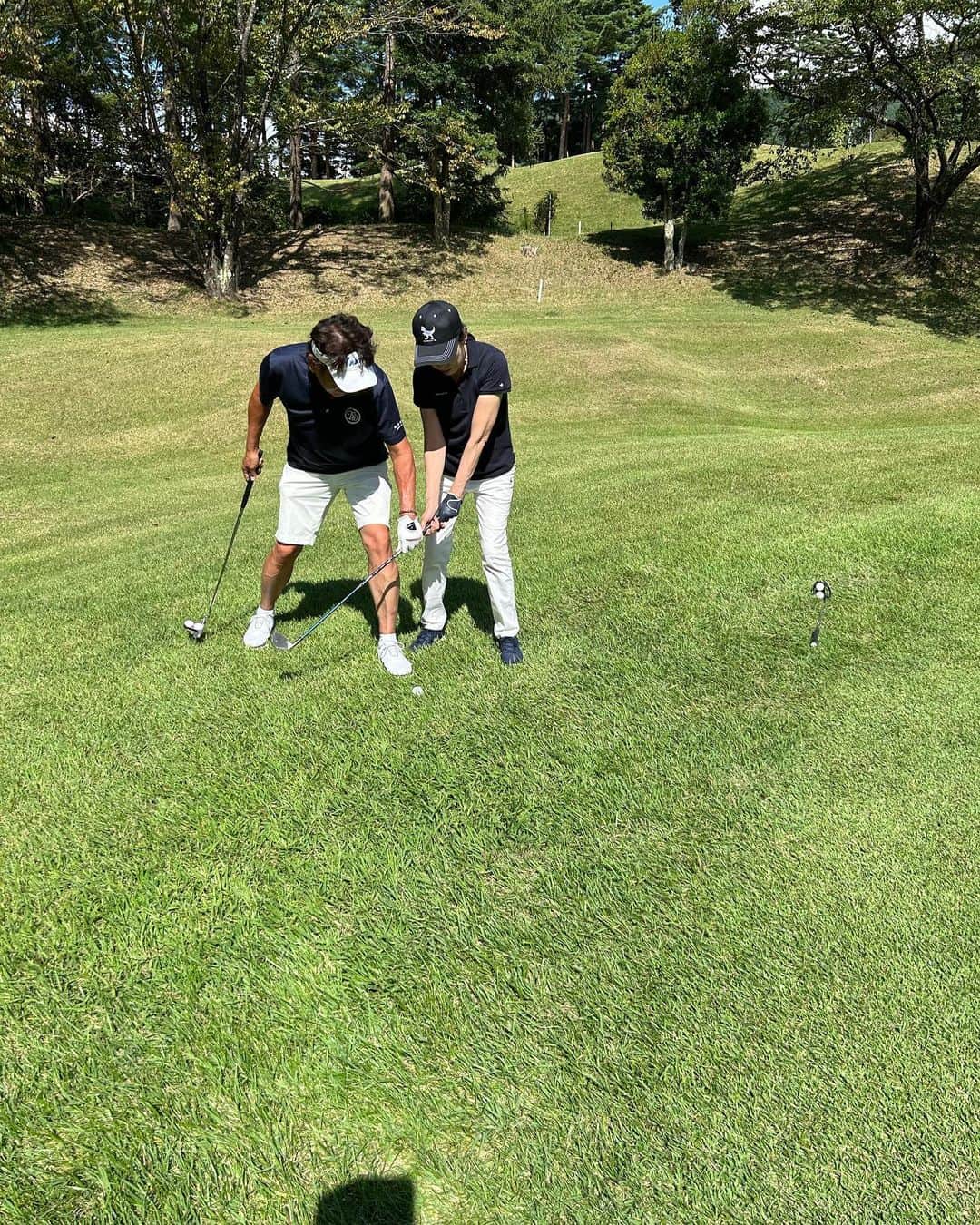 安藤優子さんのインスタグラム写真 - (安藤優子Instagram)「ゴルフもやってるよ（笑）  北川裕規プロによるアプローチのレッスン。  力入れすぎらしい。（笑）  #フレンチブルドッグ  #安藤優子」9月16日 14時01分 - yukoando0203