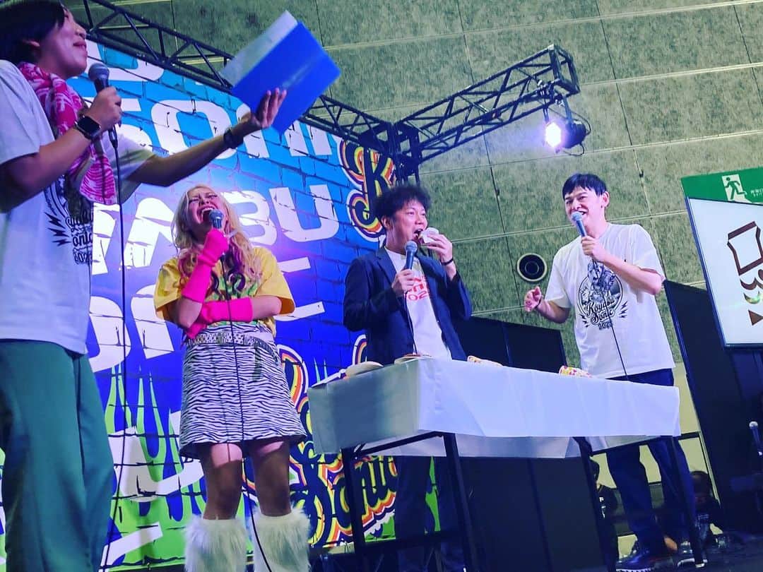 宮田麺児のインスタグラム：「コヤソニ盛り上がってるよー！  #コヤソニ #エルフ #ミスド #シャンプーハット #コヤブソニック」
