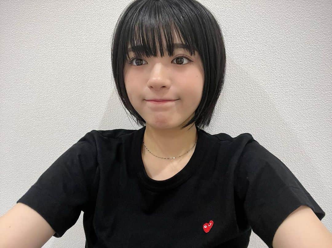 平川結月のインスタグラム：「(ˊᵕˋ)  特に何も予定ないけどメイクした日！ あんまり笑ってる写真載せないからちょいと新鮮である。  なんかiPhoneのカメラで写真撮ると明るさ勝手に変わるのどうにか出来たりする？笑  みんな今日は何したの〜？  このとっちらかってる文章どうにかしな？自分！笑」