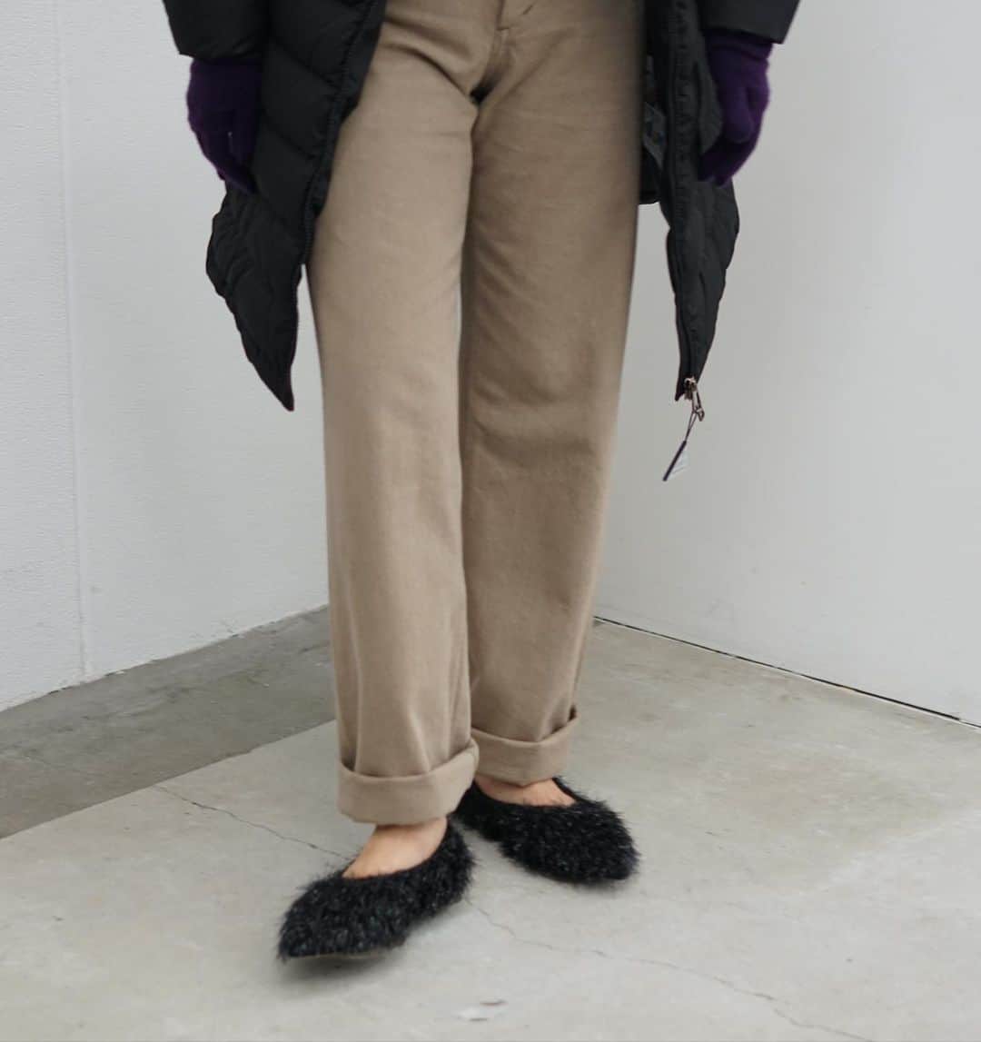 【ANN DE ARKさんのインスタグラム写真 - (【ANN DE ARKInstagram)「⁡ 【styling】 ⁡ tops: INSCRIRE outer:MONCLER pants: seya bag: MM6Maison Margiela shoes: PIPPICHIC ⁡ ⁡ 詳しくはオフィシャルサイト【ARKnets】にて。 ■商品や通信販売に関しまして ご不明な点がございましたらお気軽にお問い合わせください。 ----------------------------------- オフィシャルサイトの在庫と店頭在庫は共有しております。 商品に関しましては、お気軽にコメントや店舗までお問い合わせください。 ⬇︎⬇︎⬇︎ @ann_de_ark  @arknets_official ⁡ #fashion #栃木 #宇都宮 #ショップ #セレクトショップ　#arknets #anndeark #moncler #inscrire #seya #mm6maisonmargiela #pippichic  ⁡ -----------------------------------」9月16日 14時28分 - ann_de_ark