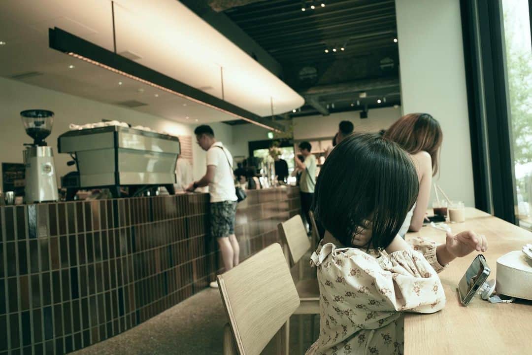 青山あみのインスタグラム：「私からみた彼女。  #griii #カメラ女子」