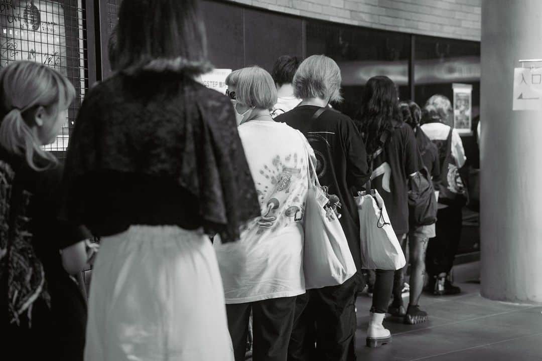 Crossfaithさんのインスタグラム写真 - (CrossfaithInstagram)「09.14 - Osaka BIGCAT「Japan Tour 2023 - DAWN -」大阪公演ありがとうございました  ライブ活動休止から1年の月日を経てようやくこの舞台に戻ってくることが出来ました！  Words can’t even describe how grateful we feel right now, thank you Osaka!  Photo by @shot.row」9月16日 14時43分 - crossfaithjapan