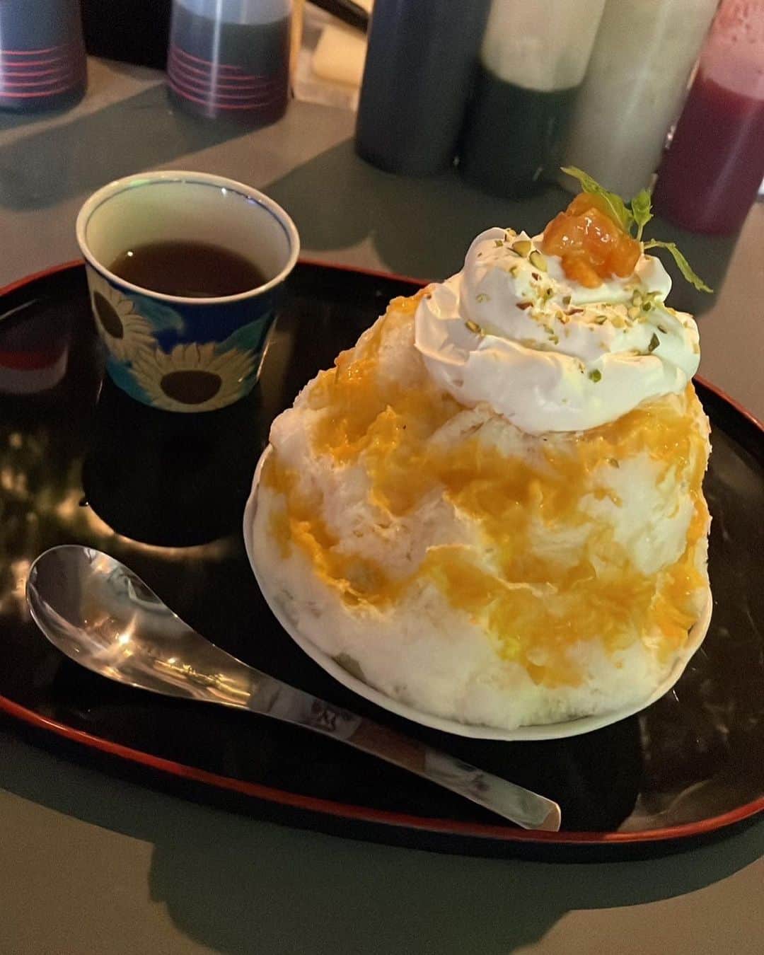 宮崎大輔さんのインスタグラム写真 - (宮崎大輔Instagram)「かき氷🍧 アースのヒロト選手が作ってくれました❗️ 特別に昔ながらのイチゴを作ってもらいましたが、 これまで食べて中で一番美味い😋 マンゴーも最高‼️ 絶対行くべき！！  #かき氷  #日常 #handball #アースフレンズbm」9月16日 14時49分 - daisuke7_official
