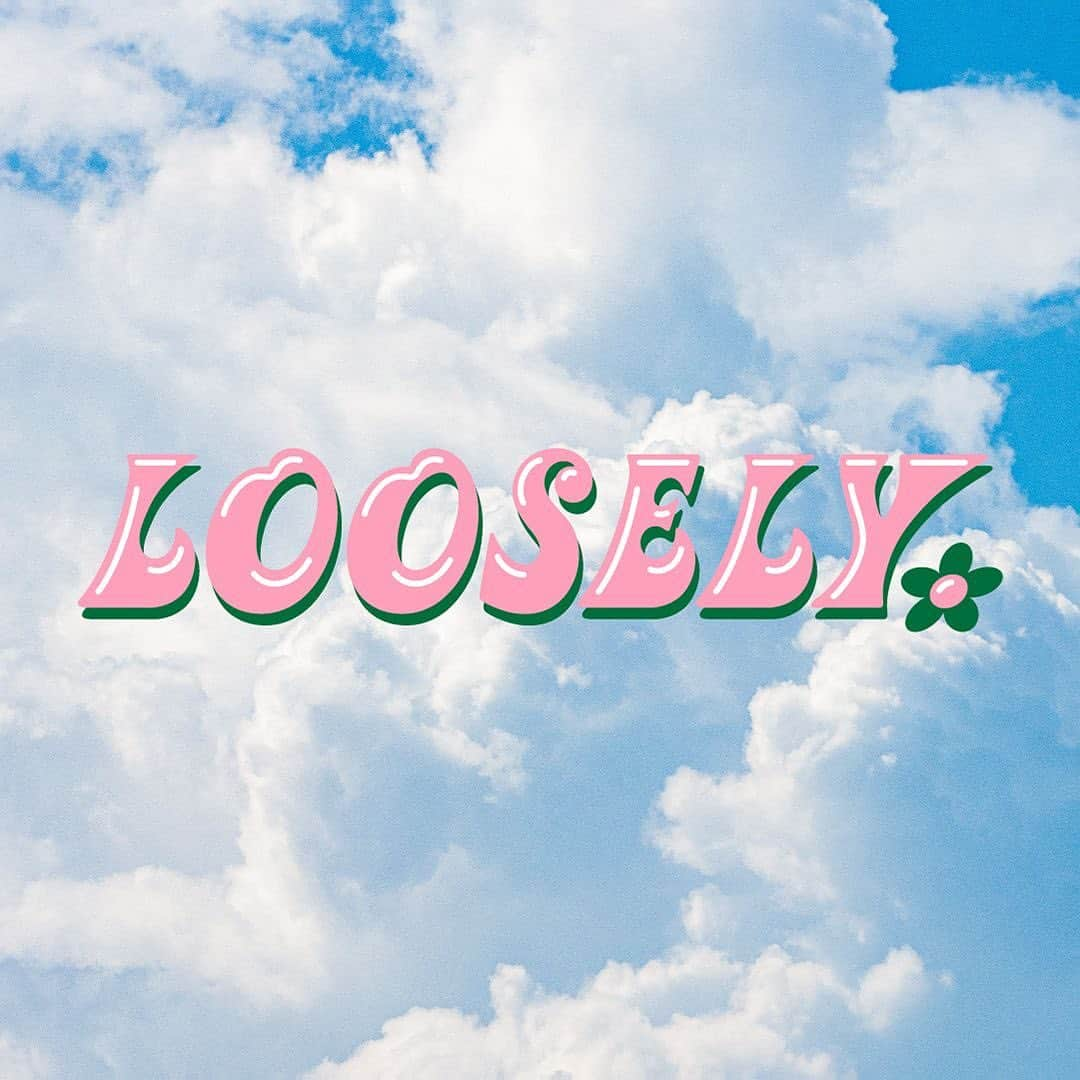 村上佳菜子のインスタグラム：「🩵🩷💚 私がハンドメイドでアクセサリーを 販売しているLOOSRlELY.のロゴが 新しくなりました♡  それを機に、グッズも何点か作りました！！ いつも通りネット販売もして行く予定ですが 今回、18日に渋谷パルコ10Fで行われる チャリティーフリマにてこちらの LOOSELY.のグッズとハンドメイドの アクセサリーも一緒に販売します！！ (シールもあります♡) ネット販売価格より¥1,000OFFや ¥2,000OFFでおきますので、私に会いに 来てくださるついでにご購入頂けると嬉しいです♡  細かいサイズ表などは @loosely.07 に 投稿してあるので確認してください！  18日まってまーす♡  🤸‍♂️会場情報🤸 渋谷パルコ @parco_shibuya_official  10F 入場料¥1,000 11:00-19:00 ※13:45-17:30村上不在  フリーマーケット出展費、 および入場料の50%は、 音楽と気候変動をテーマにアクションを促す 一般社団法人we Re:Actによるプロジェクト 「Climate Live Japan 」@climatelivejapanを 通して、地球温暖化防止に取り組む 6つのNPO団体に寄付されます。  私は @protectourwintersjapan に 寄付させて頂きます！！！ 冬の競技は、競技は違えど是非活動を応援したいと 思いコチラに決めました！！ . . . #チャリティーフリマ #フリマ #ハンドメイドアクセサリー」