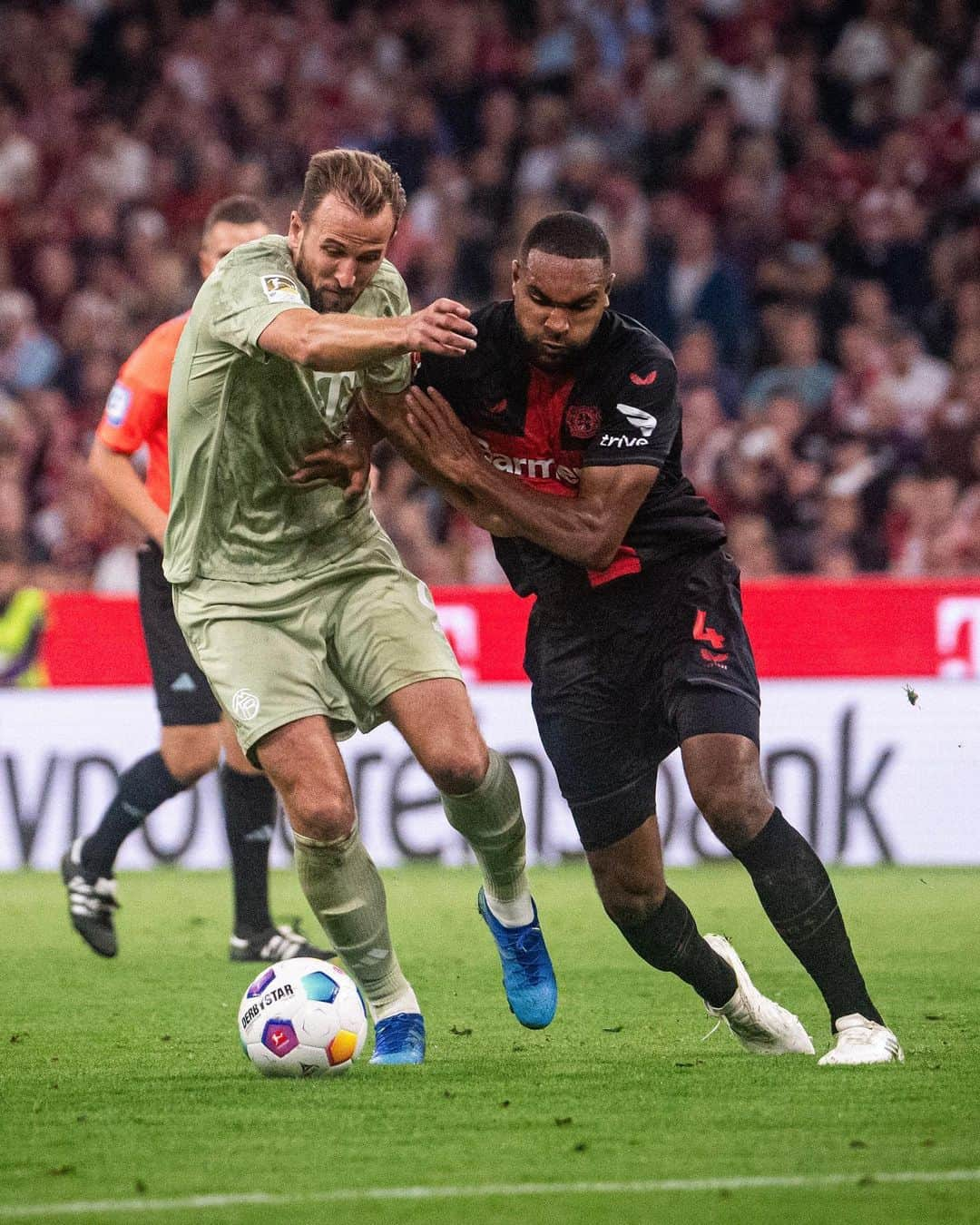 バイエルン・ミュンヘンさんのインスタグラム写真 - (バイエルン・ミュンヘンInstagram)「#FCBB04 📸  🗣️ @konradlaimer: "It always hurts when you concede such a late goal. It was a fair result on the balance of play, but of course we wanted all three points.  #MiaSanMia」9月16日 15時54分 - fcbayern