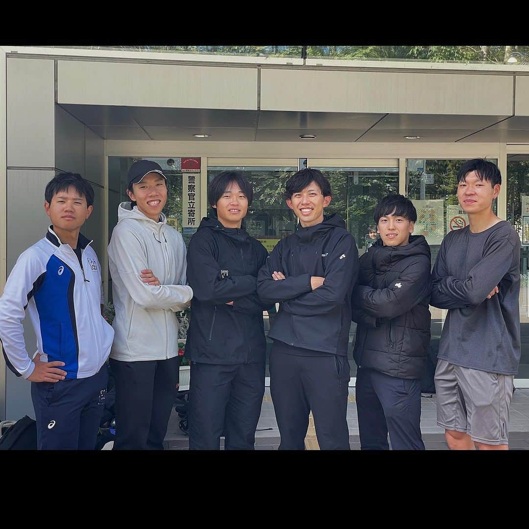 一戸誠太郎のインスタグラム：「【練習状況】🚴 . . ようやくTeam1全員で練習できるようになったのでチーム写真撮りました📷 昨年度の良かった点や反省点を踏まえながらより良くなるように練習しています🏋️‍♀️ また、今年度はTeam GOLDとも一緒に練習をさせていただいています！ 日本にいる時からトップレベルのスケーターを意識できる環境は本当に貴重で日々モチベーションをもらっています🔥 距離別まで残り1ヶ月となりました💪 今後ともご声援の程、よろしくお願いします！ —————————————————— Finally, my teammates were all together and we took a picture! This year I am also training with Team GOLD led by Johan! I get motivated everyday to train with top level skaters🔥 Spend a better month leading up to the National Single Distance!🏆 —————————————————— #speedskating #ana #team1 #teamgold #russiantwist #スケモリ隊」