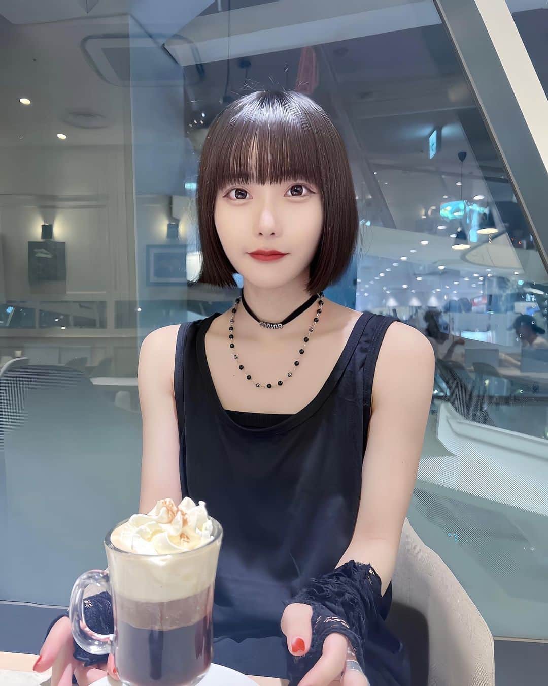 白釈迦遺のインスタグラム：「. ﾌﾞﾗﾝﾃﾞｰｺｰﾋｰ🐦‍⬛」