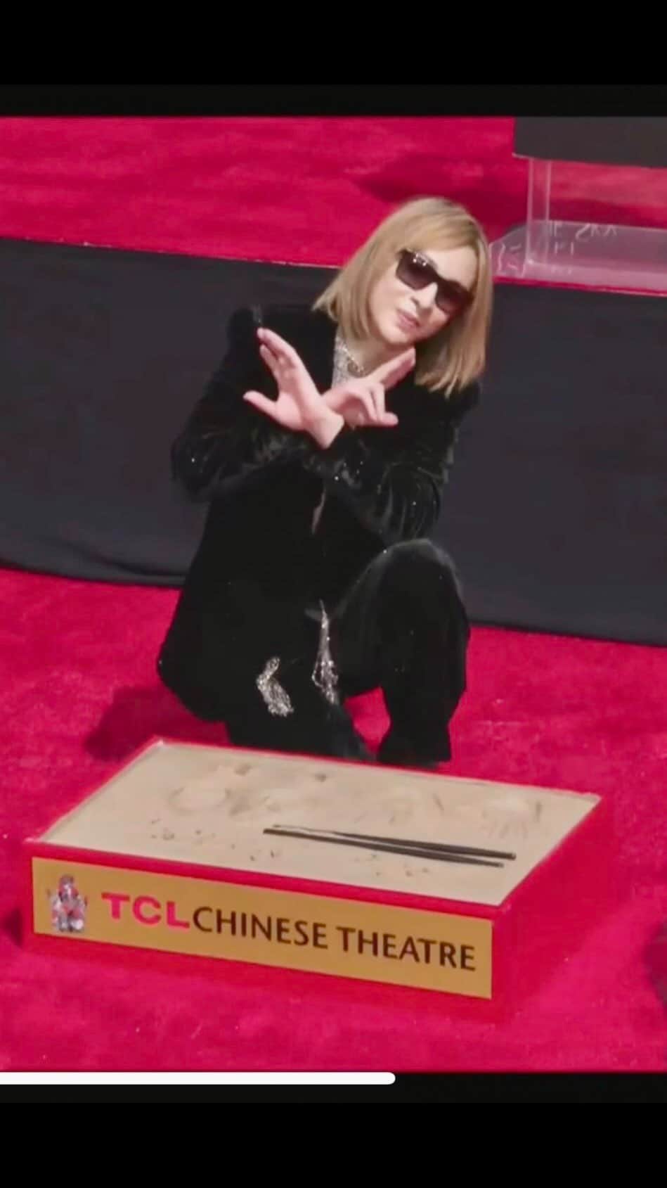 YOSHIKIのインスタグラム：「I felt like I was dreaming yesterday😱 昨日は､夢を見ているようだった。 Yoshiki  “Yoshiki’s legacy, etched in stone – literally. The international superstar has been immortalized in cement at the TCL Chinese Theatre in Hollywood, making history as the first Japanese artist to receive the honor since the tradition began in 1927.” - ABC News  https://abc7.com/yoshiki-tcl-chinese-theatre-hand-prints-hollywood/13787231/  「文字通り、石に刻まれたYOSHIKIの遺産。 国際的スーパースターはハリウッドのTCLチャイニーズ・シアターでセメントで不滅の名を刻まれ、1927年にこの伝統が始まって以来、この栄誉を受け取った初の日本人アーティストとして歴史を刻んだ。」  - ABCニュース  #yoshiki #chinesetheatre #hollywood #tclchinesetheatre #ceremony #xjapan #abcnews   Now come see me live!  Tokyo Garden Theater Oct 7th, 8th, 9th Royal Albert Hall, London Oct 13th Dolby Theater, Los Angeles Oct 20th Carnegie Hall, New York Oct 28th」