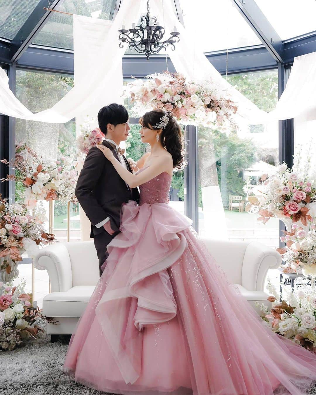 ♡プラコレWedding·⋆*さんのインスタグラム写真 - (♡プラコレWedding·⋆*Instagram)「. @placole_dressy【#DRESSY花嫁 】 【#プラコレ】をつけて投稿&フォローしてね♩ . ＝＝＝＝＝＝＝ . 参考にしたい💡 お二人の向かい合いショット💕  みているだけでキュンキュンする お写真に💗  記念に素敵な一枚残しませんか？？✨ . ＝＝＝＝＝＝＝＝ 👗photo by... @yuka.bridal さま @nako_wd さま @n__bride さま @my__wd7 さま @m.c_wd1127 さま ＝＝＝＝＝＝＝＝ . 『#DRESSY花嫁』『#プラコレ』の ハッシュタグをつけて写真をUPしてね✦ 花嫁アプリ『DRESSY by プラコレ』の 記事に掲載＆リグラムされるかも♩ . みなさまからのいいねや保存 コメントをお待ちしています♥️ 「このウェディングドレス可愛い！」 「ヘアスタイルも気になる！！」 「今の花嫁さんの流行りは！？」etc. . ＝＝＝＝＝＝＝＝ 花嫁アプリでは、 プロのアドバイザーに結婚式の相談を何度でも♡ ウェディングドレスの記事や、 自分のウェディングレポを残せちゃう♡” . >>>TOPのURLからcheck ⋈ @placole_dressy >>>結婚のご相談は プラコレウェディングアドバイザーへ♡ @wedding_adviser >>>ウェディングレポを残したいなら、 farny by プラコレをcheck ✎ @farny_wedding >>>花嫁準備に欠かせないアイテムをお探しなら placole & dressy Beauty をcheck ❁ @dressy_beauty_ >>>素敵なドレスに出会いたい花嫁さま♡ @dressyonline_をcheck >>>おしゃれなファミリーフォトは ドレシーベイビーをcheck 𓏸 @dressy.baby >>>鎌倉にOPEN”お花とドレスと紅茶のカフェ” @dressyroom_teaをcheck𓌉𓇋 . ＝＝＝＝＝＝＝＝＝＝＝＝＝＝＝＝ . #一度きりの人生一度は魔法にかけられて #花嫁 #卒花嫁 #結婚 #結婚式 #試着レポ #farnyレポ #2023秋婚 #2023冬婚 #2024春婚 #2024夏婚 #カラードレス試着 #ドレス試着 #ドレス試着レポ #ドレス選び #カラードレス #カラードレス迷子 #ウェディングドレス #ドレス迷子 #ドレスフォト #ウェディングフォト #オフショルドレス #キラキラドレス #チュールドレス #向かい合いショット #ラベンダードレス」9月16日 16時02分 - placole_dressy