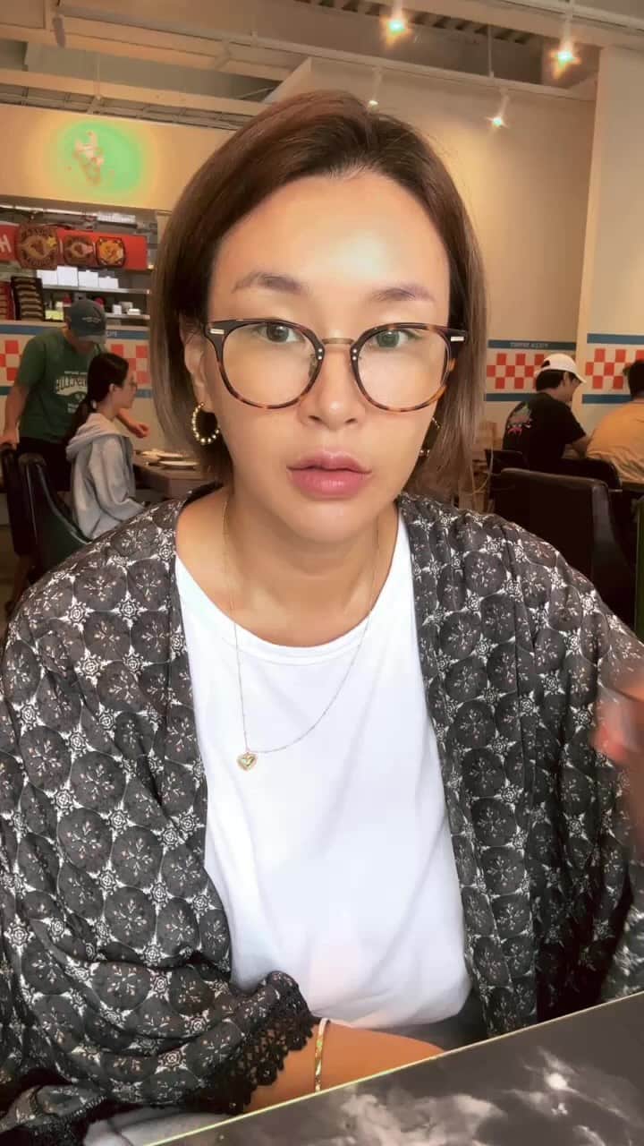 ペ・ユンジョンのインスタグラム：「결국엔 먹...방..」