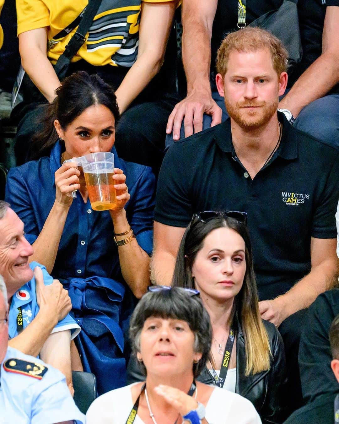 Just Jaredさんのインスタグラム写真 - (Just JaredInstagram)「Prince Harry and Meghan Markle were seen sharing a beer during one of the gold medal games at the 2023 Invictus Games in Germany, just before he was serenaded by the entire arena for his birthday #PrinceHarry #MeghanMarkle Photos: Backgrid」9月16日 16時16分 - justjared