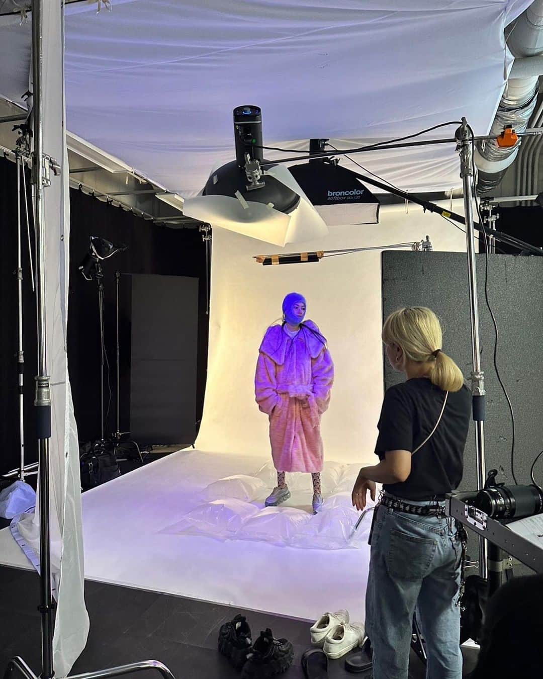 森星さんのインスタグラム写真 - (森星Instagram)「🛸sneak peek @thewowmag bts🛸coming sooooooooon🛸」9月16日 16時34分 - hikari