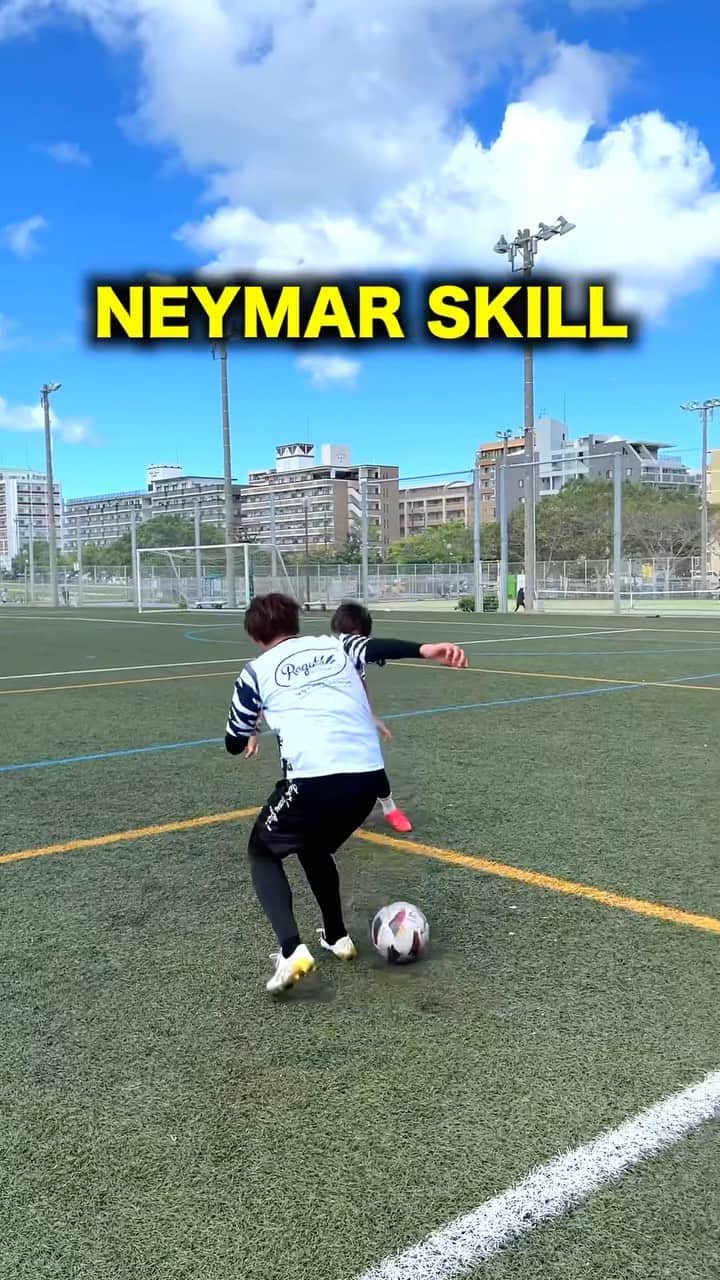 koheiのインスタグラム：「NEYMAR  SKILL!🇧🇷 サイドのプレヤーは試してみて！😁  @regate_kohei  #soccer #football #skills #neymar」