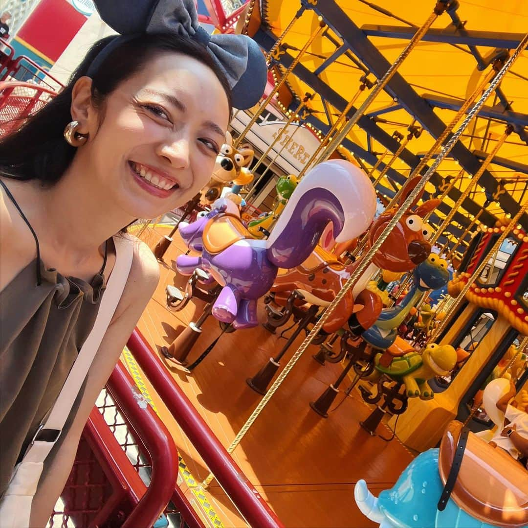 我謝レイラニさんのインスタグラム写真 - (我謝レイラニInstagram)「Disney adventure park˙ᴥ˙ 朝から晩までしっかーーーり遊び倒したよ(*´罒`*) ミッキーとか、キャラクター達とハグできたり幸せ時間だったよ♡ 久々のジェットコースターも楽しかったぁ٩(ˊᗜˋ*)و #ロサンゼルス旅行 #LA旅行 #disney #disneycalifornia #ディズニーカルフォルニア #アドベンチャーパーク」9月16日 16時49分 - leila___ni