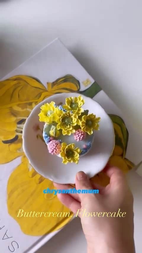 청담 수케이크 (atelier soo)のインスタグラム：「ㅡ 💛💛🩷🩷🩵🩵」