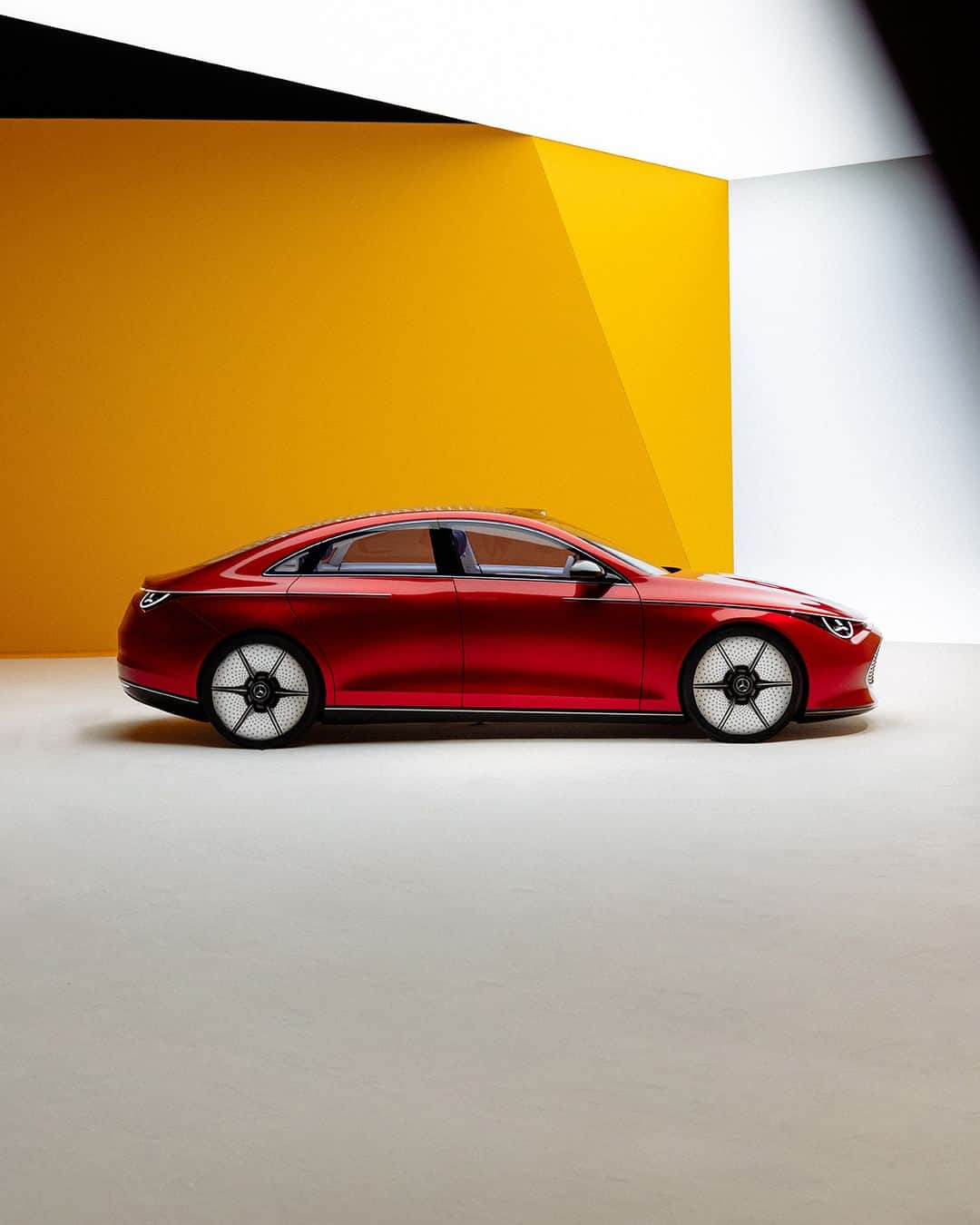 Mercedes-Benz Thailandのインスタグラム：「โดดเด่นในทุกมุมมองกับ The Concept CLA Class ด้วยดีไซน์สปอร์ตจากยุค 50 ผสมผสานกับเทคโนโลยีล้ำสมัยจนเป็นยนตรกรรมไฟฟ้าที่พร้อมพาคุณก้าวสู่โลกอนาคตก่อนใคร  *รถยนต์ที่ปรากฏในภาพ ยังไม่มีจำหน่ายในประเทศไทยในขณะนี้  #ConceptCLAClass #IAA23 #MercedesBenz #MercedesBenzThailand」
