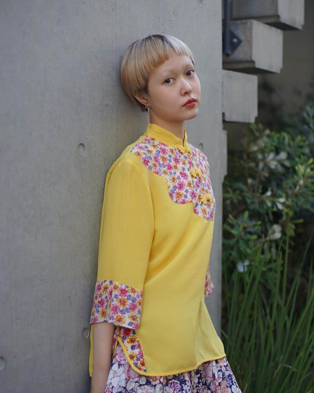 PUNK CAKEのインスタグラム：「🔜 NEW ARRIVAL 🔜  こちらの オンラインショップの発売は 9/16(土)20:00〜STARTです☞  ▫︎ Flower china yellow top ▫︎ Flower front button long skirt   そして、 9/16.17.18の3連休 オンラインショップ限定 ⏰TIME SALE⏰ 全品20％OFF！！ （新商品は除外） お買い得に秋のアイテムGETして下さい❣️ お見逃しなく！  model / @morioka_no_momooka」