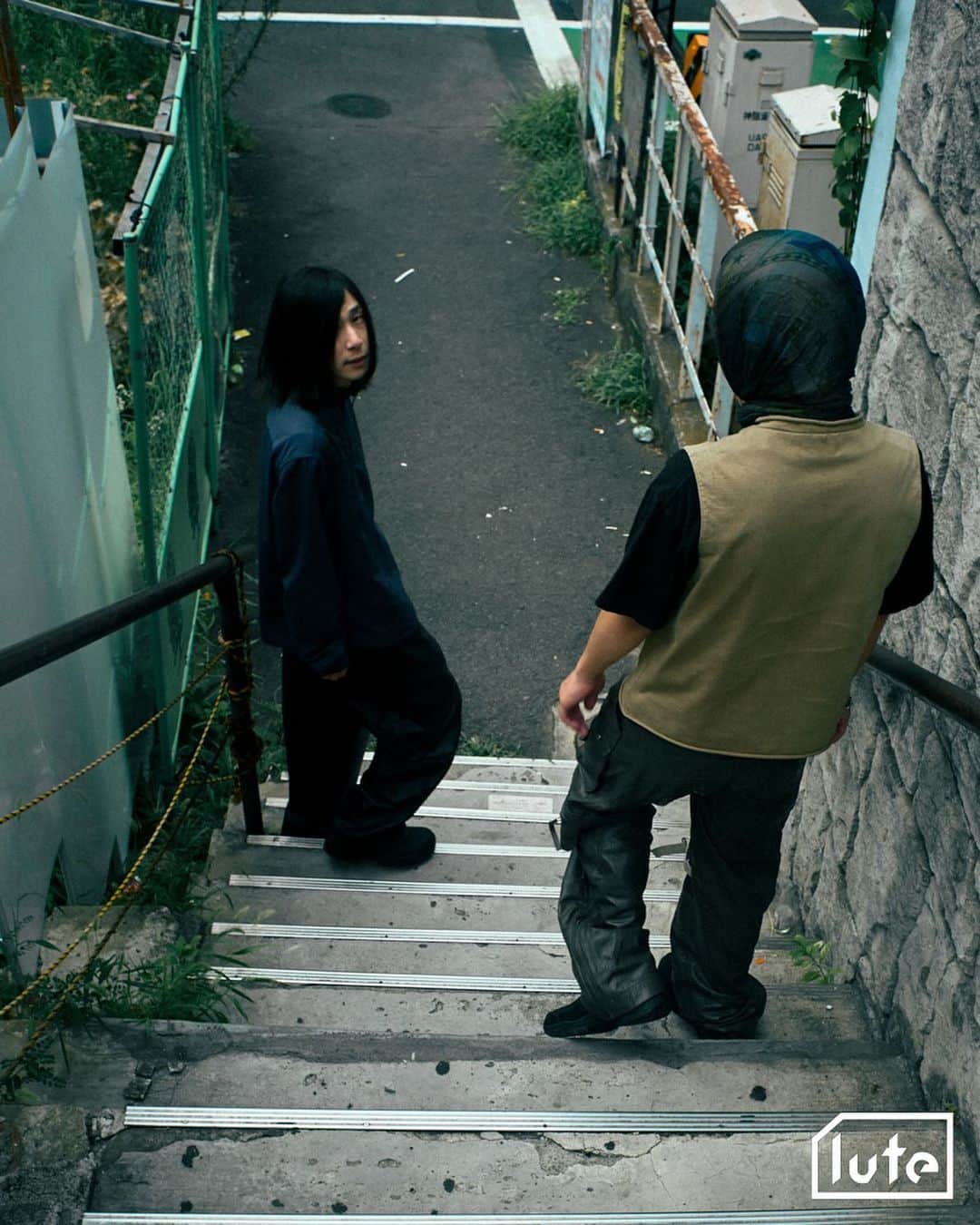 lute / ルーテさんのインスタグラム写真 - (lute / ルーテInstagram)「Interview with Hiroto ( @hirototaniguchi ) Occupation：曲のプロデュース、アレンジなど  Q. 最近どんな音楽を聞いてる？  Loscil、Machinedrum、John Keek、Wet、Scizzieなど  Q. 音楽に目覚めたきっかけは？  ギター弾きてぇ！と思って。  Q. 自分の作品で一番のお気に入りは？  もらいもの  Q. あなたにとって最高の一曲は？  benny blanco - Just For Us, Pt. 2  Q. あなたにとって最高のアルバムは？  Cashmere Cat - 9  Q. あなたにとって最高のアーティストは？  Justin Vernon  Q. 最近はどこで何して遊んでる？  家とかスタジオで歌録ったり曲作ったり  Q. 最近気になっている人物やプロジェクトとかある？  Blake Slatkin、Rustie  Q. お気に入りのMVは？  SOPHIE - Faceshopping  Q. 思い出に残っているフェス体験は？  Fuji Rock Festival 2016  Q. 好きなクリエーターはいる？  Eric Timothy Carlson  Q. コラボしてみたいアーティストは？  Eric Timothy Carlson  Q. クリエイティビティの源は？  湖  Q. 5年後はどんな存在になっていたい？  楽しいことだけやってたい  Photography : @sumiretamura   Special Thanks! Styling: @p_u_r_i_t_y_ty   音楽動画メディア「lute」によるインタビュー企画「IN TOWN」✍️アーティストやクリエイターのインサイドをストリートから配信📷」9月16日 17時29分 - lutemedia