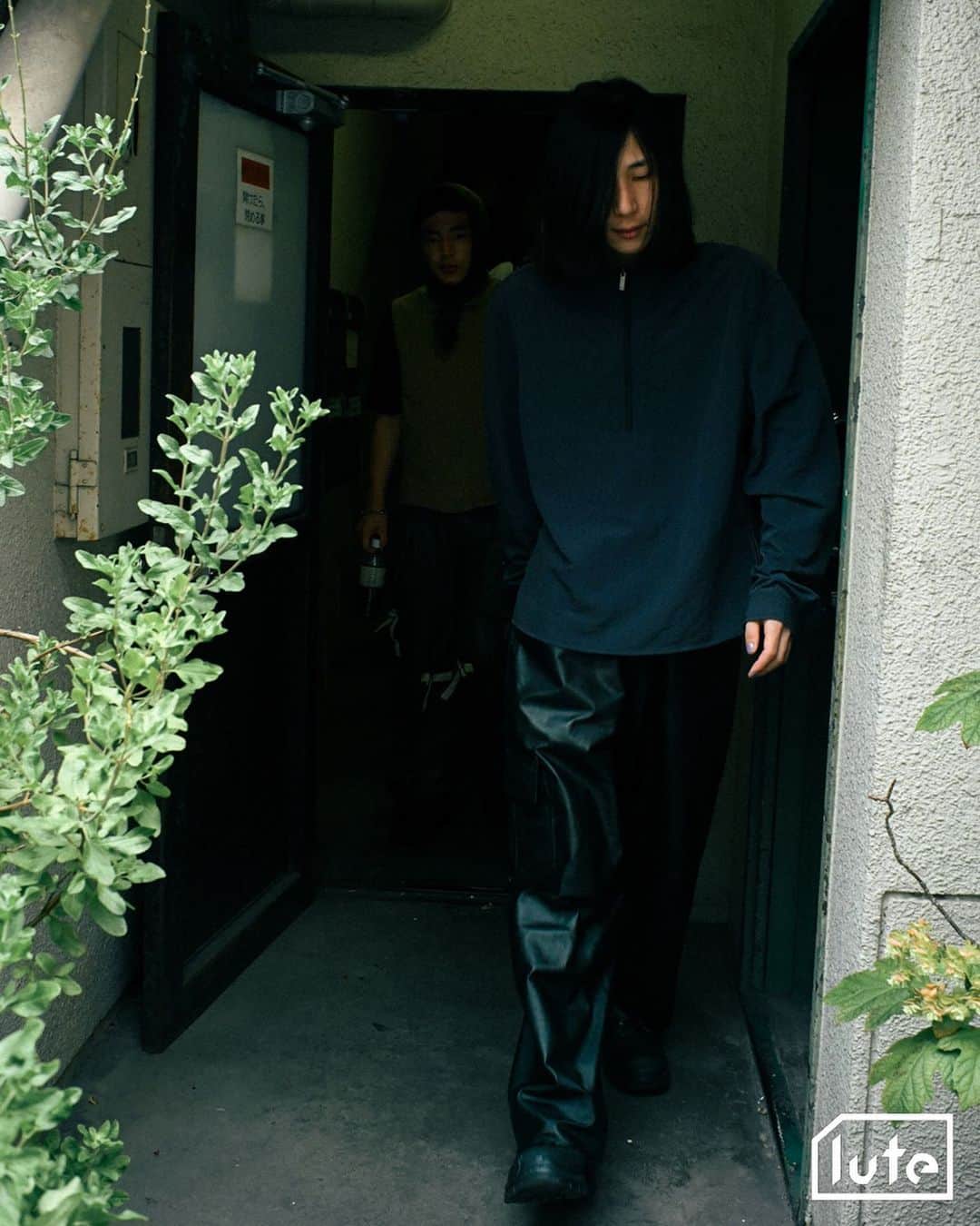 lute / ルーテさんのインスタグラム写真 - (lute / ルーテInstagram)「Interview with Hiroto ( @hirototaniguchi ) Occupation：曲のプロデュース、アレンジなど  Q. 最近どんな音楽を聞いてる？  Loscil、Machinedrum、John Keek、Wet、Scizzieなど  Q. 音楽に目覚めたきっかけは？  ギター弾きてぇ！と思って。  Q. 自分の作品で一番のお気に入りは？  もらいもの  Q. あなたにとって最高の一曲は？  benny blanco - Just For Us, Pt. 2  Q. あなたにとって最高のアルバムは？  Cashmere Cat - 9  Q. あなたにとって最高のアーティストは？  Justin Vernon  Q. 最近はどこで何して遊んでる？  家とかスタジオで歌録ったり曲作ったり  Q. 最近気になっている人物やプロジェクトとかある？  Blake Slatkin、Rustie  Q. お気に入りのMVは？  SOPHIE - Faceshopping  Q. 思い出に残っているフェス体験は？  Fuji Rock Festival 2016  Q. 好きなクリエーターはいる？  Eric Timothy Carlson  Q. コラボしてみたいアーティストは？  Eric Timothy Carlson  Q. クリエイティビティの源は？  湖  Q. 5年後はどんな存在になっていたい？  楽しいことだけやってたい  Photography : @sumiretamura   Special Thanks! Styling: @p_u_r_i_t_y_ty   音楽動画メディア「lute」によるインタビュー企画「IN TOWN」✍️アーティストやクリエイターのインサイドをストリートから配信📷」9月16日 17時29分 - lutemedia