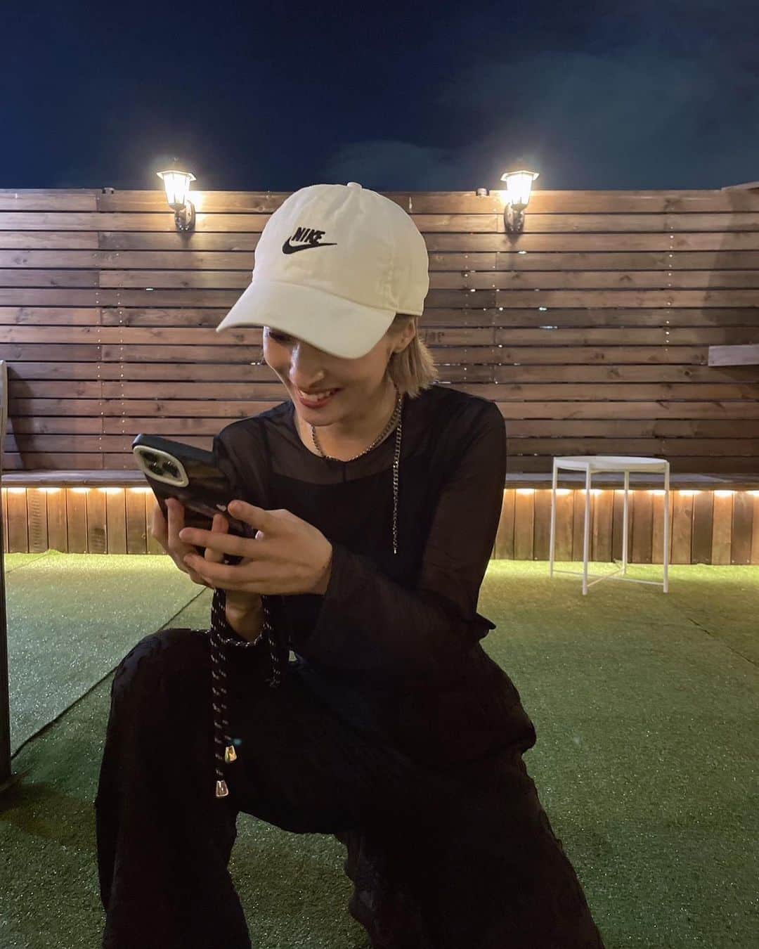梅田彩佳のインスタグラム：「. . 韓国料理 とっても好きなのですが この間新大久保に行ってきました🥰 久しぶり〜🥰 . . どのご飯も美味しかったあああ〜🫶✨ . . そのあとはカフェへ。 屋上があったから外で✨ 9月に入ってすこーしだけ夜も過ごしやすかったので、 気持ちよかったなぁ😚 . . . 私服はこの日は真っ黒黒スケです。 真っ黒か、原色ごりごりが好きです。 あんまり白〜とかクリーム色は好きだけど、似合わない😶‍🌫️気がする、、、 . イエベの春なのでハッキリした色が似合うし、私もハッキリした色がすきです。 . . この日は トップスキャミ　@uniqlo_jp  パンツ　@snidel_official  . . 夏はスケスケ素材が好きです🥰🫶🧚🏻‍♀️ . .」