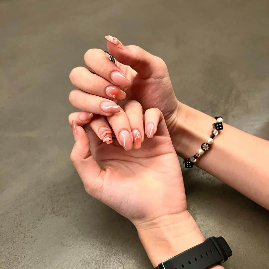 沖楓花のインスタグラム：「～～～～～～～°∠ #蛇美甲 #蛇ネイル #ネイル#nail」