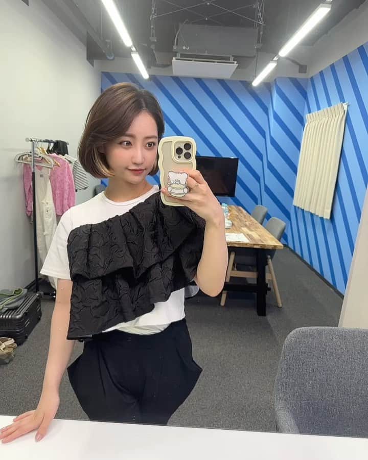 中西悠綺のインスタグラム：「明日9時からはBSよしもと×中央广播电视总台『巡って発見！ぶらり中国周遊紀 #9 』の放送です☺️  今回のテーマは美しい街・杭州の癒しスポット！ BSよしもとの公式サイトより、携帯やPCからも無料でご覧頂けますので是非観てね🤍  我担任主持人的BS吉本和中央广播电视总台制作的电视节目『巡って発見！ぶらり中国周遊紀』明天上午9点播放✨明天给大家介绍中国杭州市的美食和美景☺️ 在BS吉本的官方网站可以免费看哦✌🏻  #私服 #穿搭 #ootd」