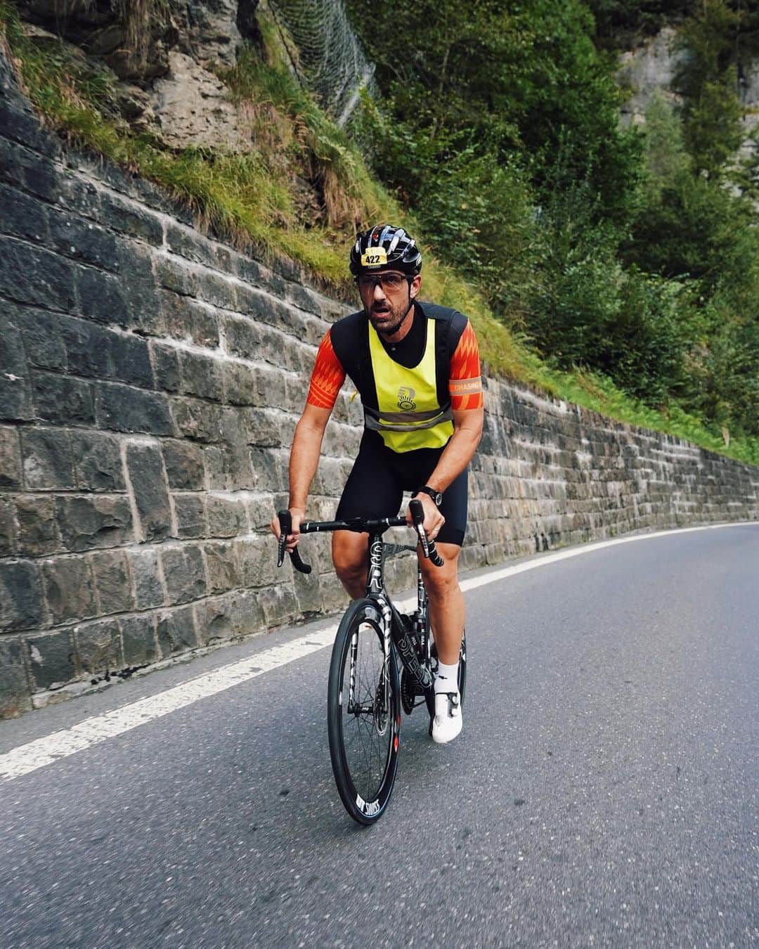ファビアン・カンチェラーラのインスタグラム：「Fabian and his teammate @camnicholls81 have already passed the Grimsel Pass and are now on the descent towards Ulrichen. 🚀   #ChasingCancellara #TeamCancellara #WeRideZurichZermatt #ZurichZermatt #DillierClassic #GranfondoVaduz #spartacus #cycling #cyclingpassion #cyclinglife #cyclinglifestyle #cyclingphotos #roadcycling #ultracycling #Ultrafondo #Schweiz #Switzerland #Suisse #Svizzera #outsideisfree #fromwhereiride #roadslikethese #settefamily」