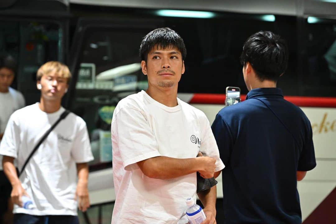 徳島ヴォルティスのインスタグラム：「【9/16(土)19:00 大分戦(アウェイ)】 チームバスがスタジアムに到着🚍  アウェイの地で勝点3を掴み取る👊  #徳島ヴォルティス #vortis #Jリーグ #football」