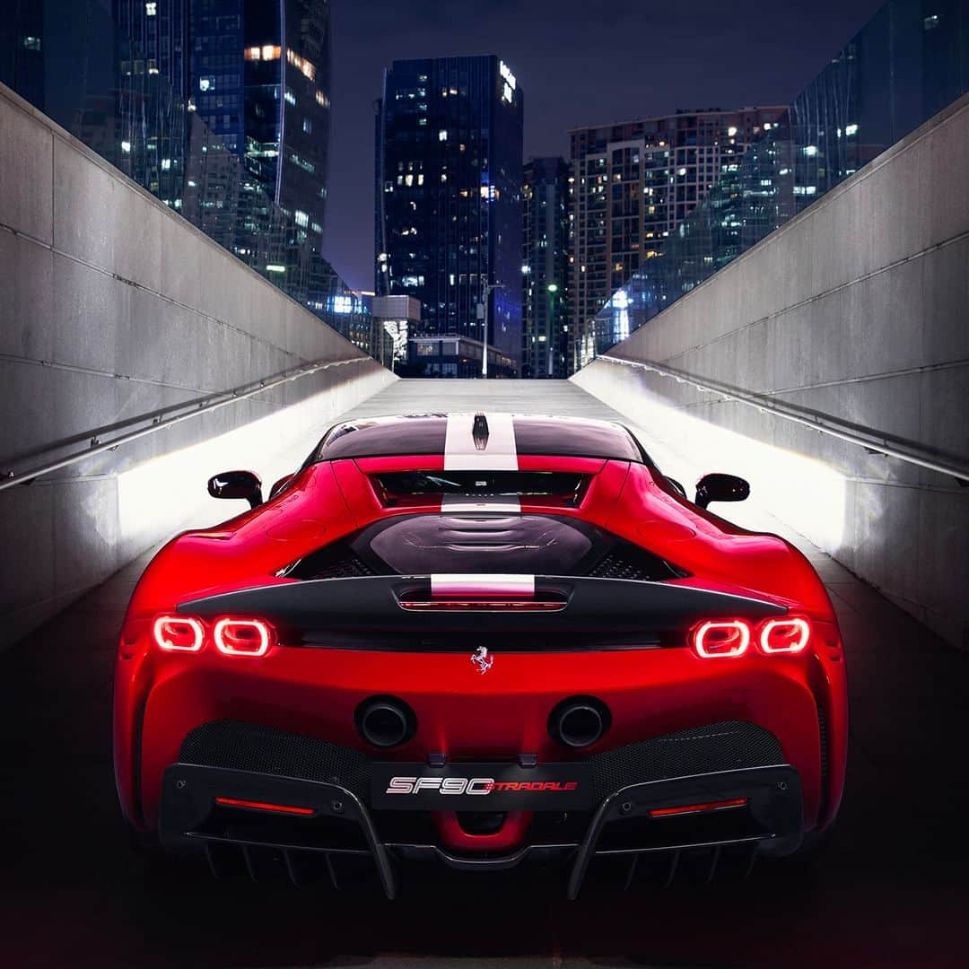 フェラーリさんのインスタグラム写真 - (フェラーリInstagram)「When in the #FerrariSF90Stradale #AssettoFiorano the night is yours. Are you ready for it?  #Shenzhen #Ferrari」9月16日 18時05分 - ferrari