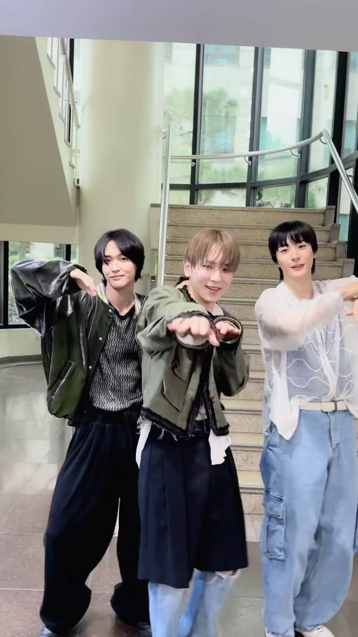 SHINeeのインスタグラム：「[공지] KEY X 라이즈 ’Good & Great‘ 챌린지 공개   #KEY #키 #SHINee #샤이니  #Good_and_Great  #KEY_Good_and_Great #Good_and_Great_Challenge #굿앤그레이트챌린지 #SHORTee  #WONBIN #원빈 #ANTON #앤톤 #RIIZE #라이즈 @bumkeyk @riize_official」