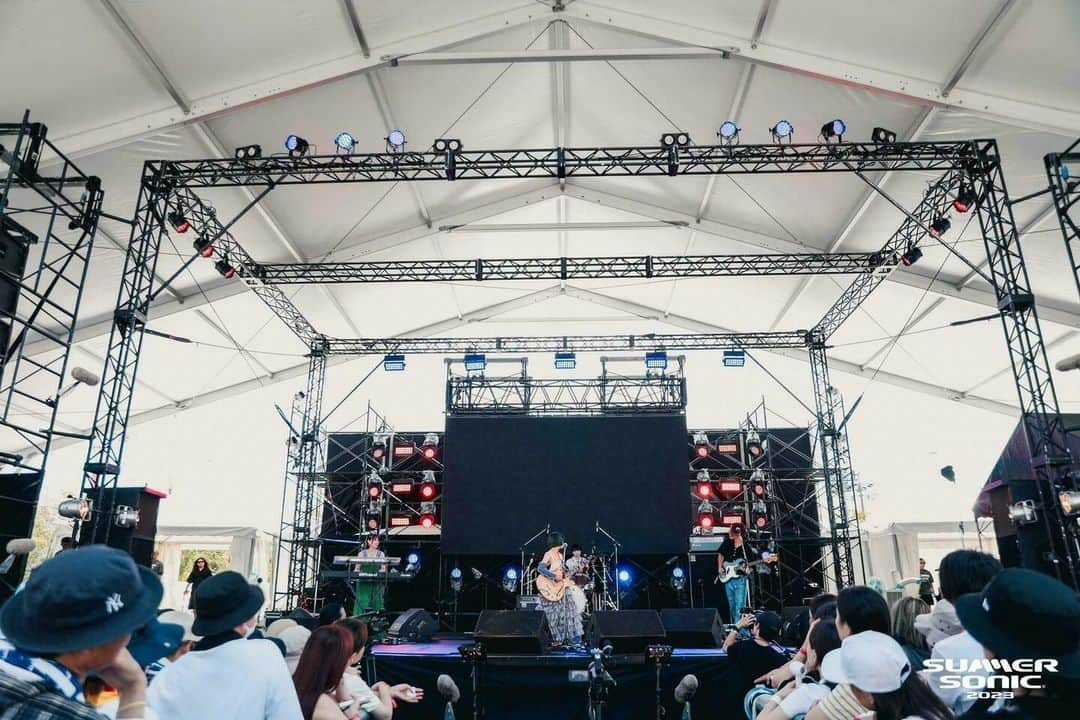 サマーソニックさんのインスタグラム写真 - (サマーソニックInstagram)「OSAKA DAY1⚡  MASSIVE STAGE②🗯  #LANA #imase #tonun #新しい学校のリーダーズ #おとなりにぎんが計画 #Blackpetrol  公式サイトのPHOTO GALLERYで公開中💁 https://www.summersonic.com/2023live/osaka-day1/  #サマソニ #summersonic」9月16日 18時01分 - summersonic_official