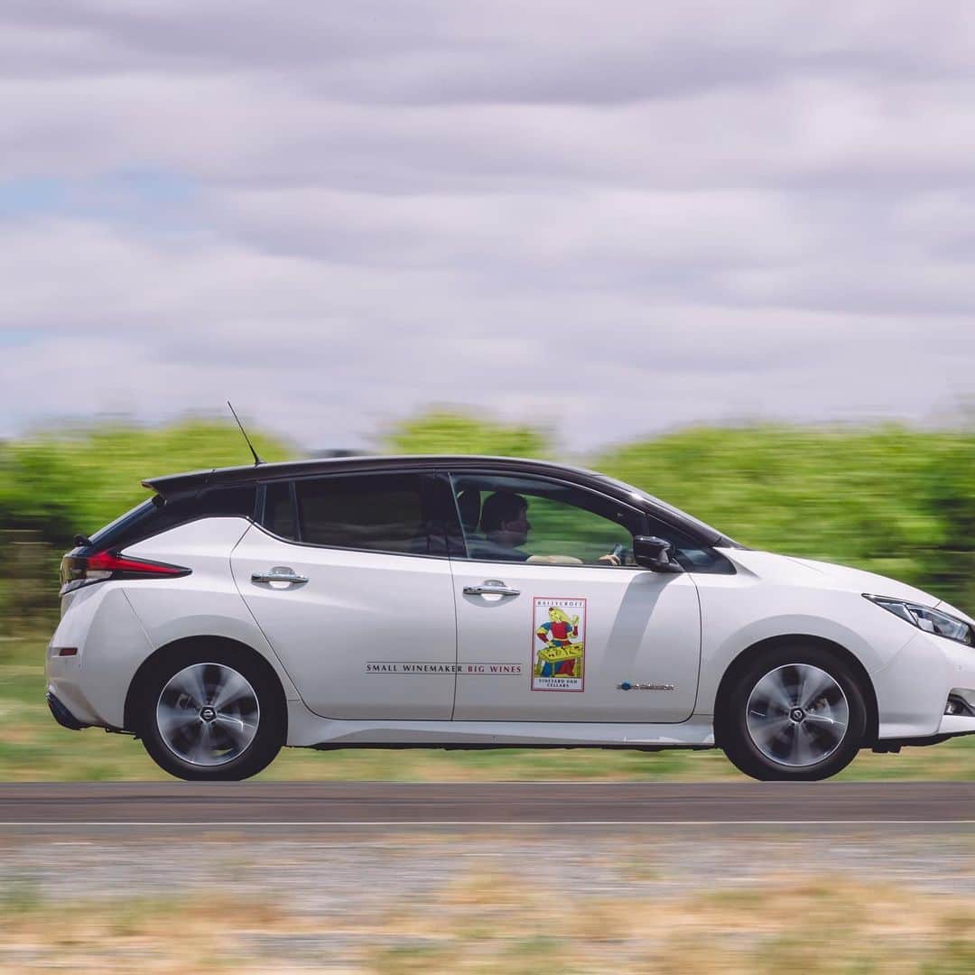 Nissanさんのインスタグラム写真 - (NissanInstagram)「Joseph Evans is daring to do things differently at Ballycroft Winery in Australia... During the day his property is powered by sunshine, while at night his Nissan LEAF, and its Vehicle-To-Grid capability, takes over! ⚡️   #Nissan #NissanLEAF #Daring23 #EV #ElectricVehicle #Electric」9月17日 3時51分 - nissan