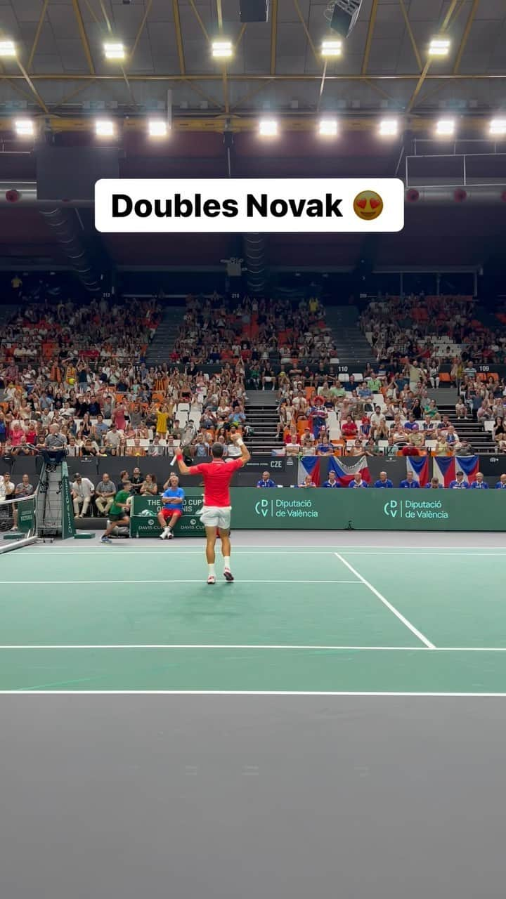 ノバク・ジョコビッチのインスタグラム：「@djokernole & @cacko90 getting the crowd ROARING 💥  #DavisCup」