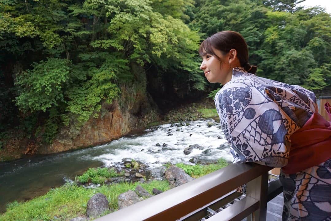 のインスタグラム：「9月ももう真ん中！ あっという間すぎる…  まだまだむしむしな日々が続いていますが、みなさんお元気ですか🐣???  YouTubeに旅vlogというやつをアップしてみました🙋‍♀️  行き先は那須塩原！ 素敵なところですよねぇ🍃  よかったら見てみてくださいね🫶  #那須塩原  #栃木県  #温泉  #旅行」