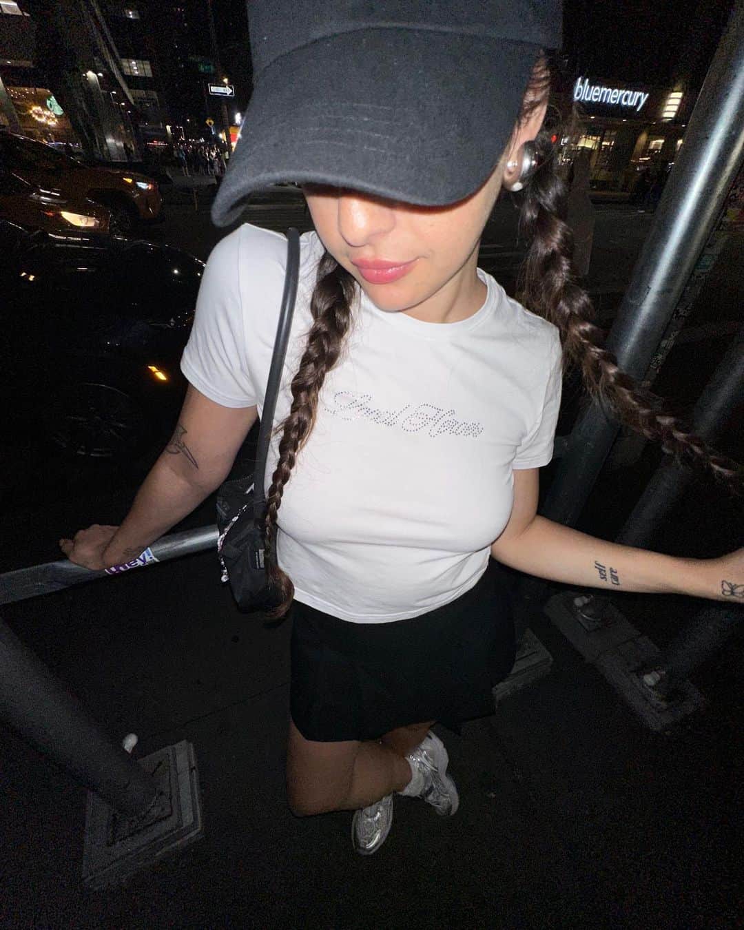 LOCAL HEROESのインスタグラム：「I ♥️ NYC / @tycjana in LH Blush Rhinestones Slim Fit Tee」