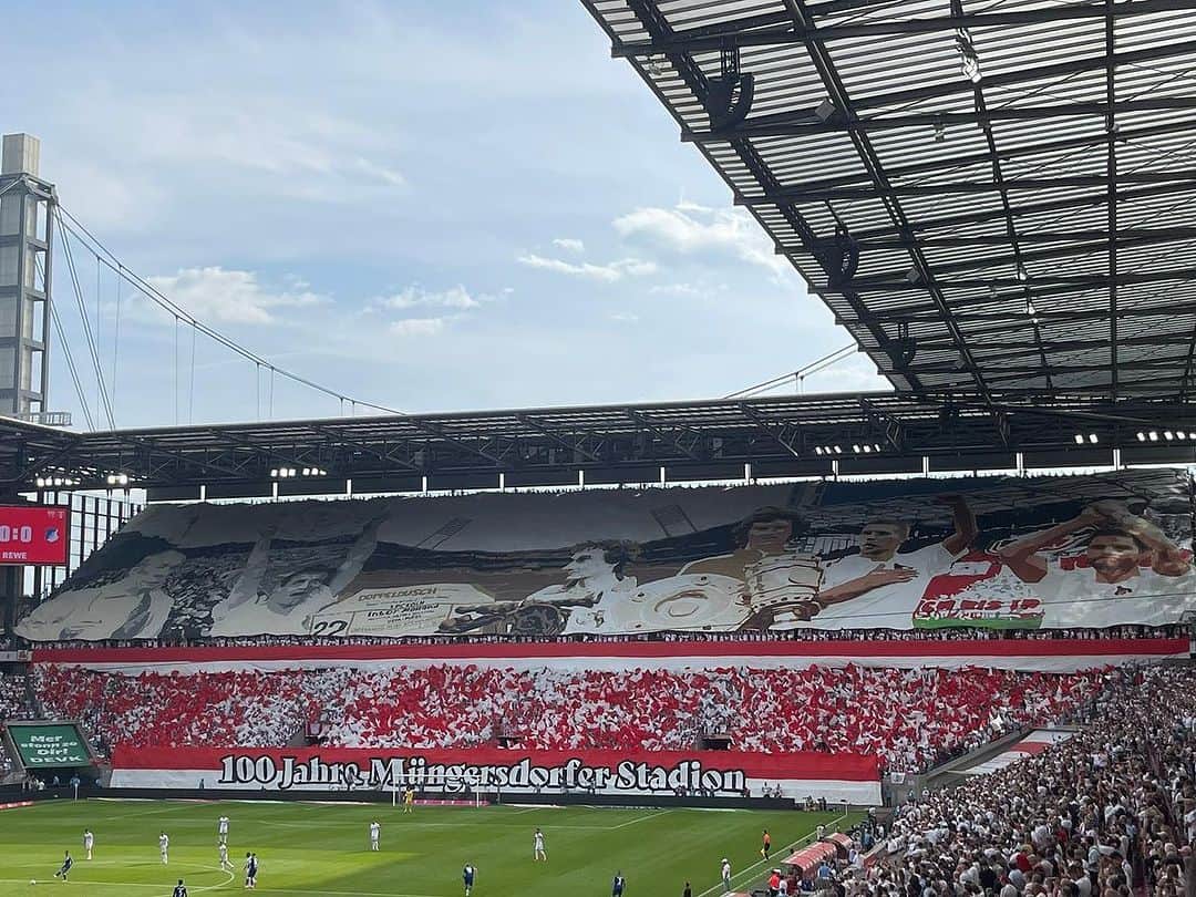 ドミニク・ハインツのインスタグラム：「Leider nicht das Ergebnis, was wir uns gewünscht haben. Dennoch bin ich glücklich wieder für den @fckoeln und vor dieser mega Kulisse auf dem Platz zu stehen🙏.  Danke liebe Fans, für diese phantastische Choreo zu 100 Jahren Müngersdorf🔴⚪️」