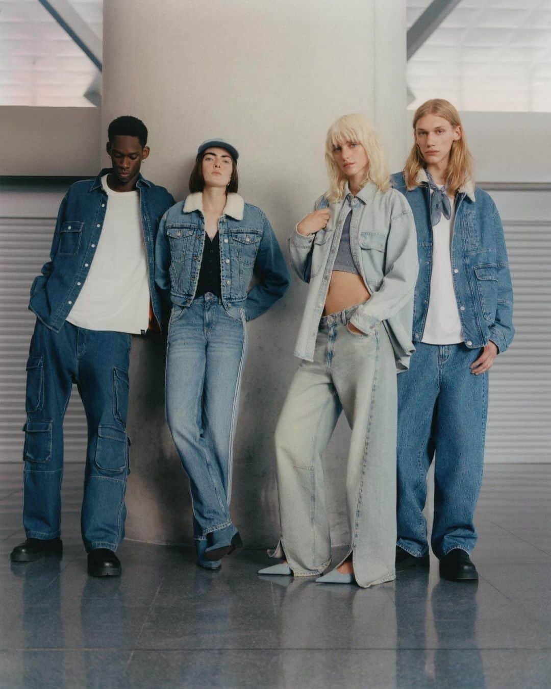 Pull&Bearさんのインスタグラム写真 - (Pull&BearInstagram)「A renewed, versatile and an all time classic. Denim was made for everyone.」9月16日 19時58分 - pullandbear