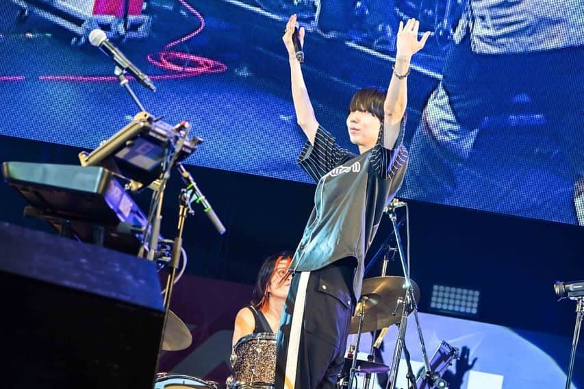川谷絵音のインスタグラム：「ゲスの極み乙女〜📸」