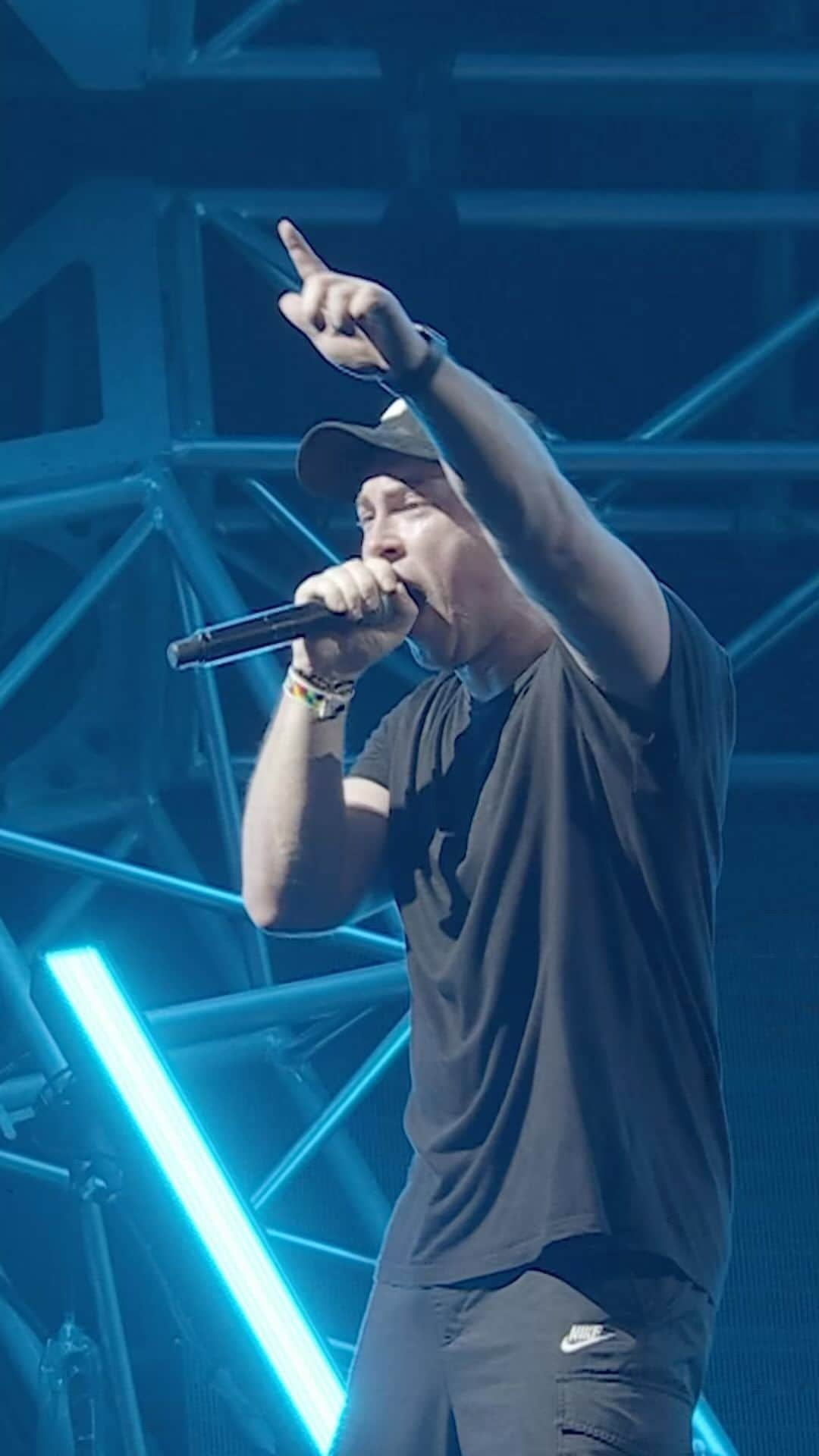 Ultra Music Festivalのインスタグラム：「🤯 Mindblowing madness from @hardwell as always at @ultrajapan」