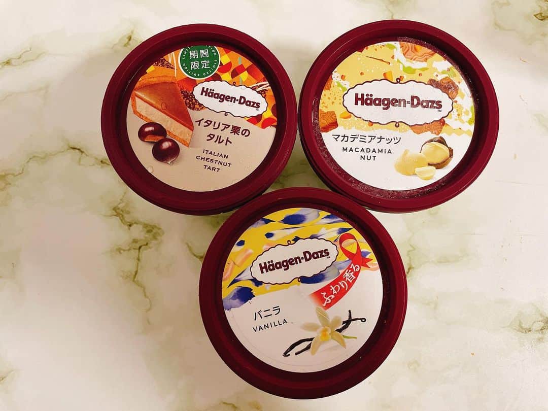 及川奈央さんのインスタグラム写真 - (及川奈央Instagram)「#ハーゲンダッツ 贅沢に3種類。 マカデミアナッツ、やっぱり美味しかった♩」9月16日 20時00分 - naooikawa