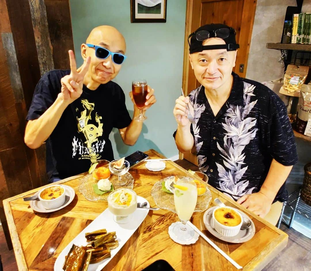 パッパラー河合さんのインスタグラム写真 - (パッパラー河合Instagram)「馬場君(高校の同級生)のカフェブランカに再びやってきた。今夜はサンバルカレー。豆と野菜を煮込んだスパイシーなスープカレー。美味しい！馬場・中野・河合の落ちこぼれ3人組はまだまだ元気。  #サンバルカレー #_Kafe Blanka_ #流山おおたかの森  https://blanka.cafe/」9月16日 20時03分 - papala_kawai