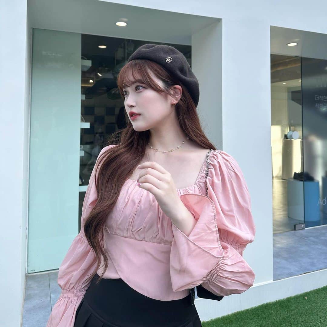 かっぱちゃんのインスタグラム：「ガーリーな日🩰🖤」