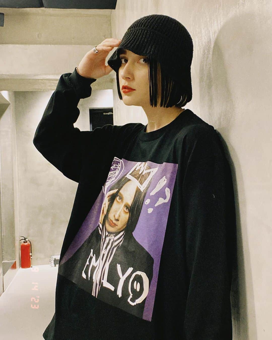 Emilyのインスタグラム：「推しの顔でも着ちゃう？笑🥺  ファンクラブ会員限定ろんT今日から3日間受注受付開始💁‍♀️」