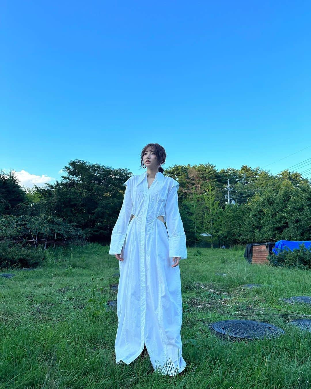 武田玲奈のインスタグラム：「唄う六人の女🌿  南丹市プレミア先行上映会🌳 山に囲まれて⛰ お話してきました✨  dress @mukasa__official  accessories @swarovski  @hpfrance_official」