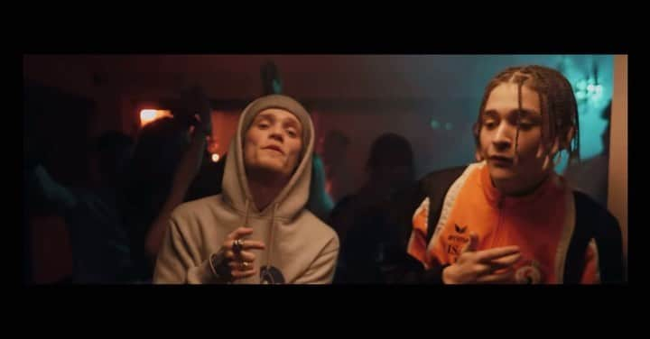 Bars and Melodyのインスタグラム：「OOOOOH SIP HENNY STR8 W NO…. #barsandmelody」