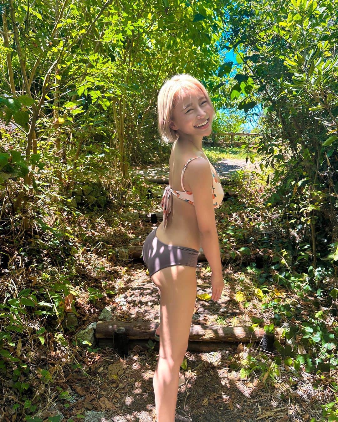 田辺莉咲子のインスタグラム：「🐠🌳」