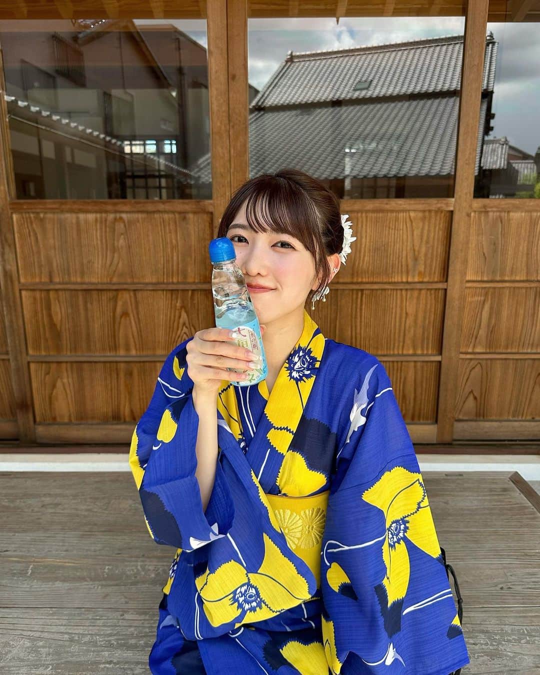 のインスタグラム：「そろそろ夏も終わりだけど、今年は浴衣着れた〜🎐🧊🍧  悩んだ結果今年もまたこの浴衣...🐟。」