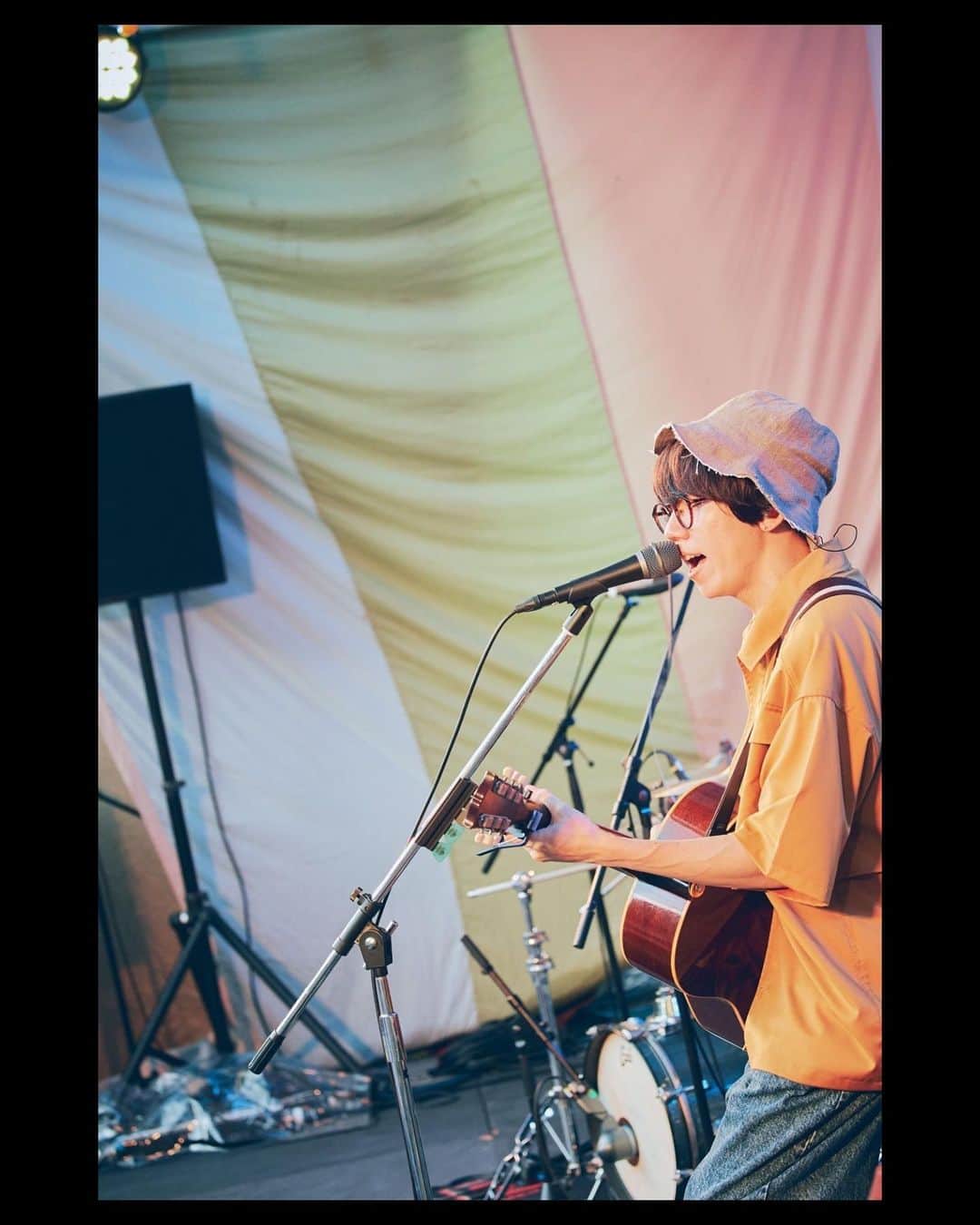 片岡健太さんのインスタグラム写真 - (片岡健太Instagram)「¨ New Acoustic Camp 2023¨ 念願叶って初出演。 噂通りの夢の村でした。 キャンプサイト混ざりたかったなあ。  Photo @tetsuyayamakawa   #ニューアコ #sumika_c #sumika」9月16日 20時52分 - kentakataoka