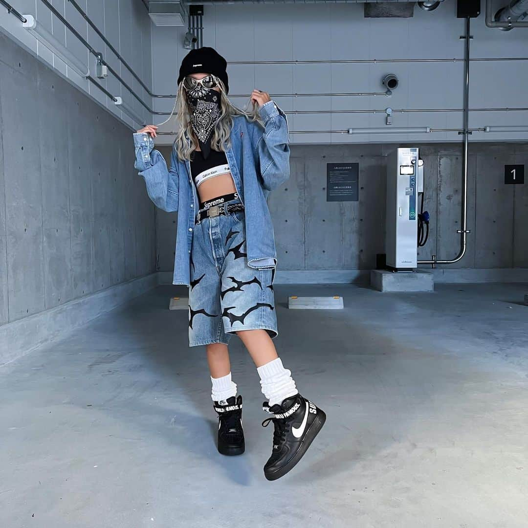 Supreme Mihoさんのインスタグラム写真 - (Supreme MihoInstagram)「💙💙💙 ✩ "Small Box Shirt" ✩ 可愛い💯 denim激推し🥹🪽💞 ✩  @vilivilivintage ⚡️ #supreme  #af1  #シュプリーム  #ストリートコーデ」9月16日 20時46分 - miho_umeboshi