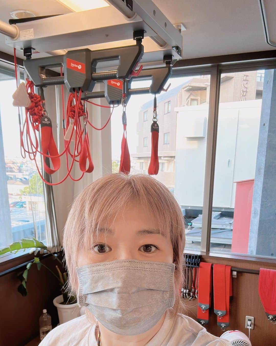堀田祐美子のインスタグラム：「今日は病院にリハビリに行ってきました。  だいぶ曲げ伸ばしと動きが出来るようになってきたと先生にgoodをいただきました。  passion Tシャツ着て気合い入ったよ！！  @yumiko_hotta  @t_hearts2020  #堀田祐美子 #yumikohotta  #prowrestling  #プロレス #womansprowrestling  #女子プロレス  #hearts82 #thearts  #高橋奈七永 #passion #パッション」